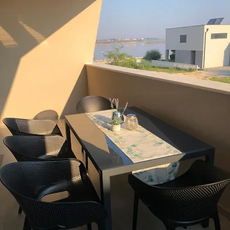 Apartment Maestral Nin