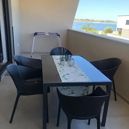 Maestral Apartment